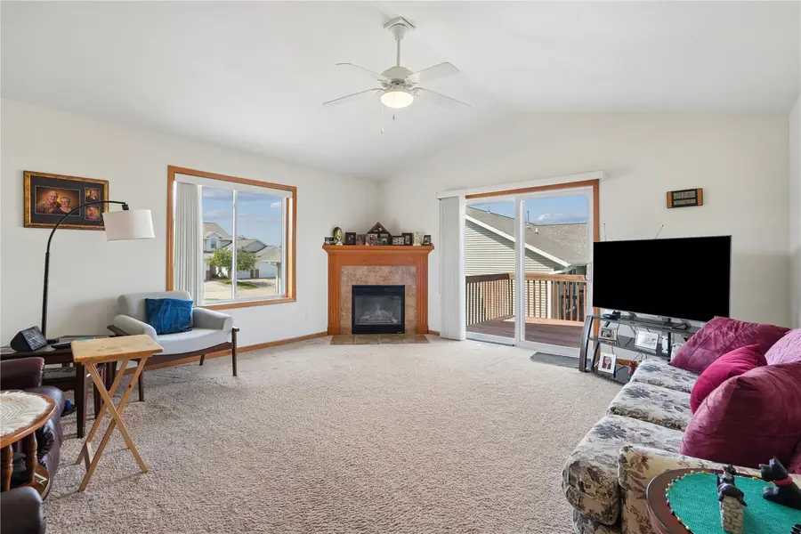 3392 Prairie Bend Circle, Marion, IA 52302 - #3