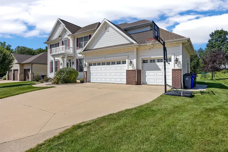 3915 Oak Ridge Dr Se, Cedar Rapids, IA 52403 - #3