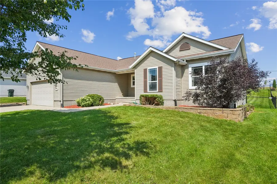 2114 Radcliffe Drive Sw, Cedar Rapids, IA 52404 - #2