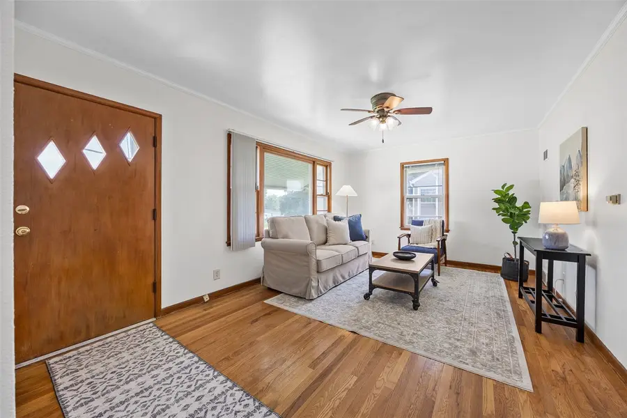 2414 Bowling Street Sw, Cedar Rapids, IA 52404 - #2