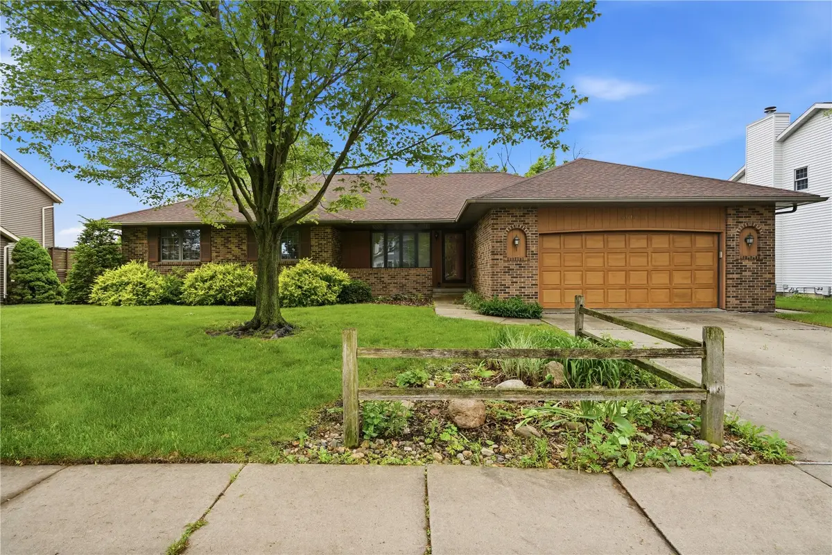 3615 24th Avenue, Marion, IA 52302 - #1