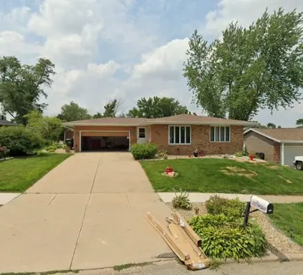6605 Kent Drive Ne, Cedar Rapids, IA 52402