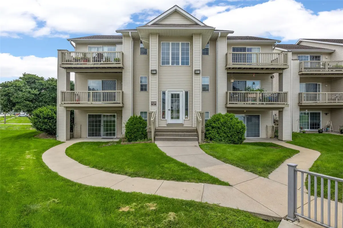1220 44th Street #A, Marion, IA 52302 - #1