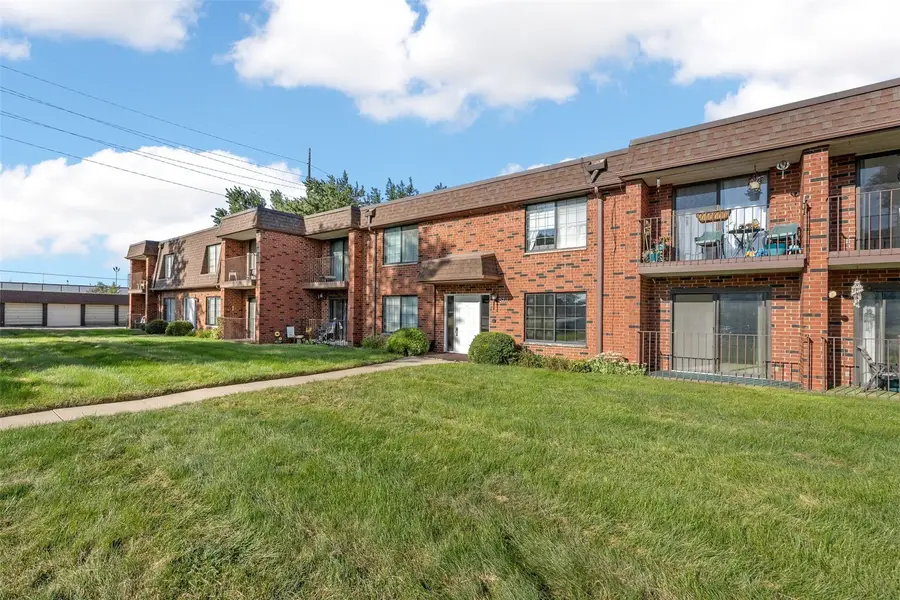 5711 Golden Ct Ne #36, Cedar Rapids, IA 52402 - #2