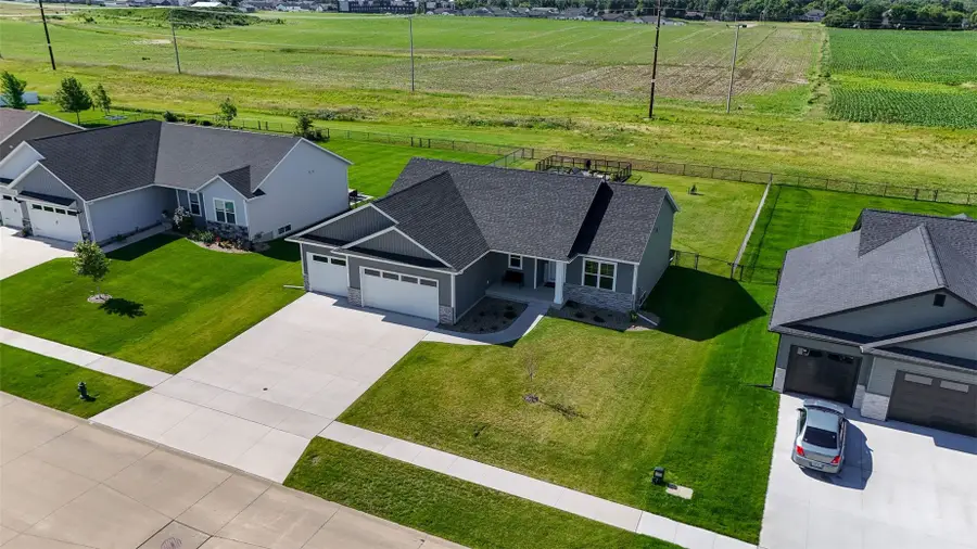 425 Dutch Drive, Robins, IA 52328 - #2