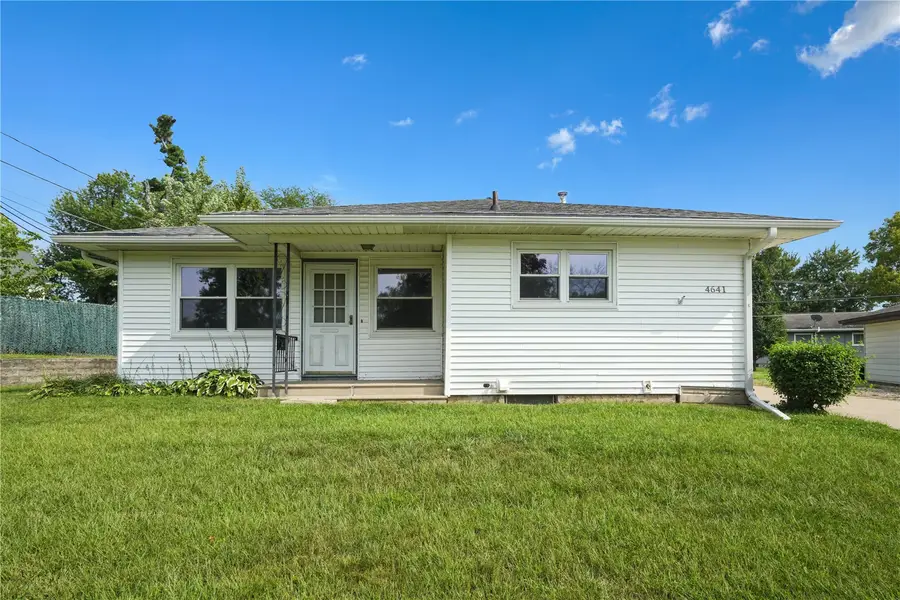 4641 Danbury Street Ne, Cedar Rapids, IA 52402 - #2