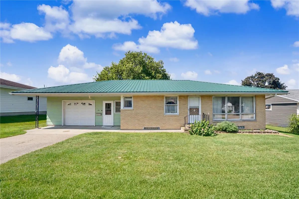901 Mckinley Ave, Lowden, IA 52255 - #1