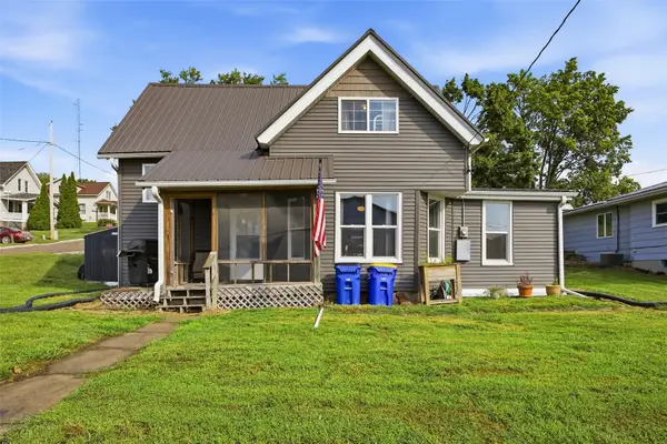 114 W Johnson Street, Norway, IA 52318