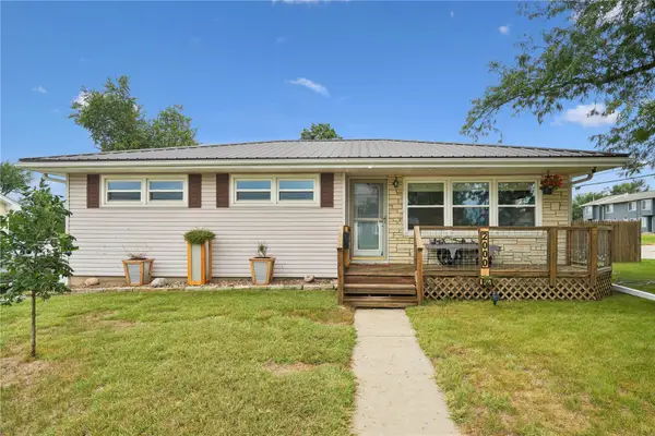 2000 Lauren Drive Sw, Cedar Rapids, IA 52404