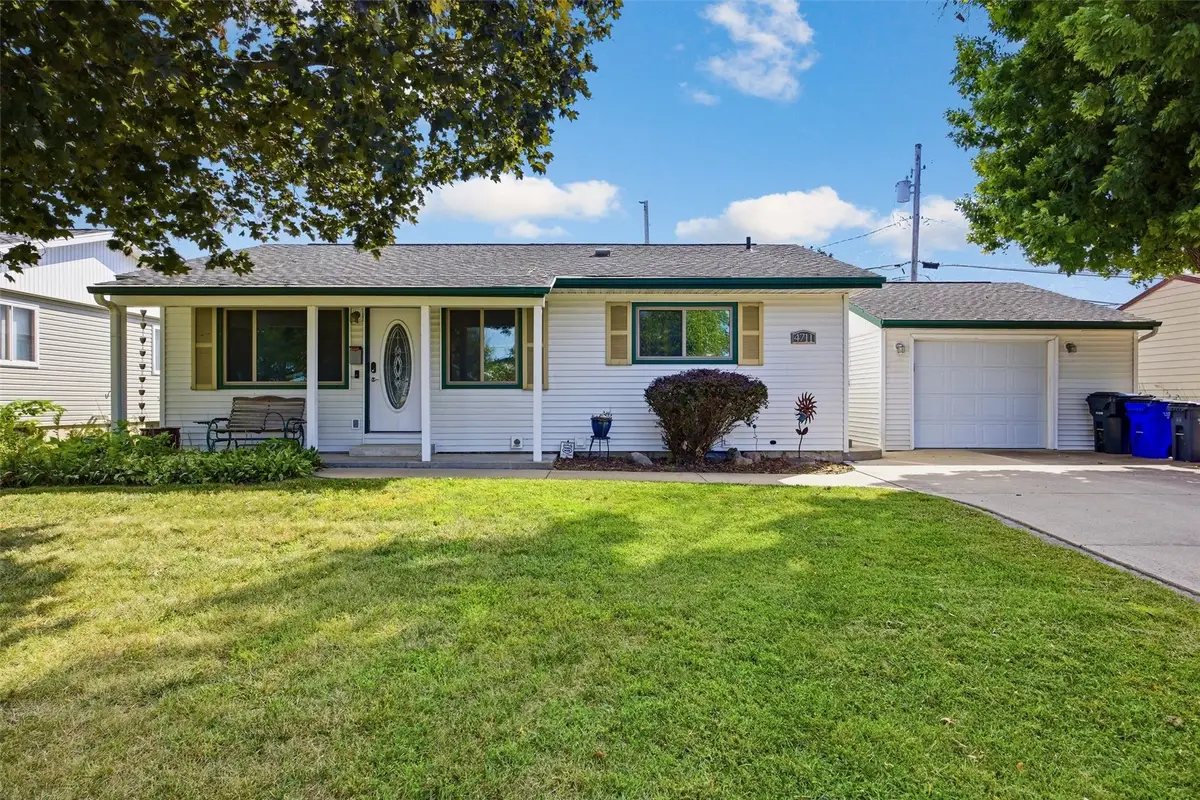 4711 F Ave Ne, Cedar Rapids, IA 52402 - #1