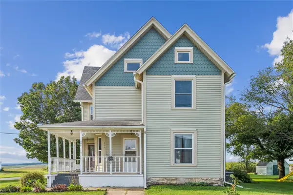 400 Piatt St, Clarence, IA 52216