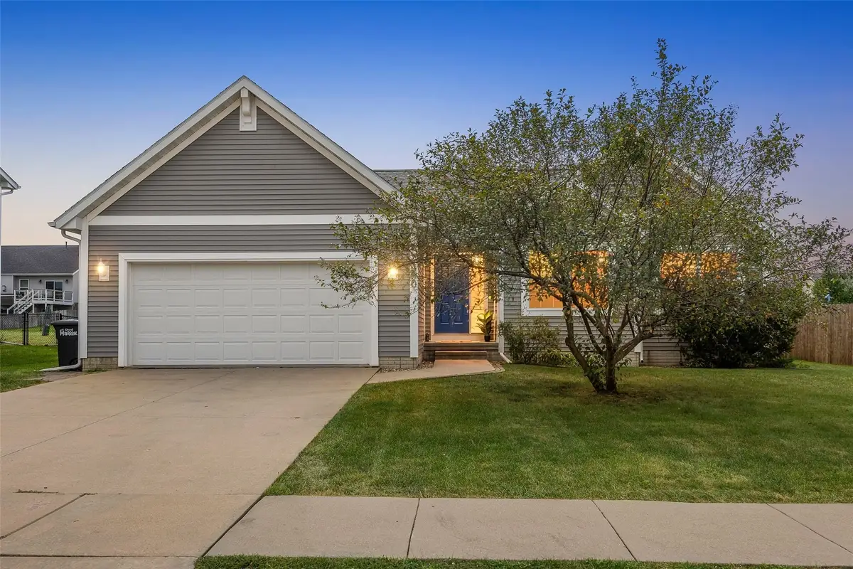 380 Oak Park Circle, Marion, IA 52302 - #1