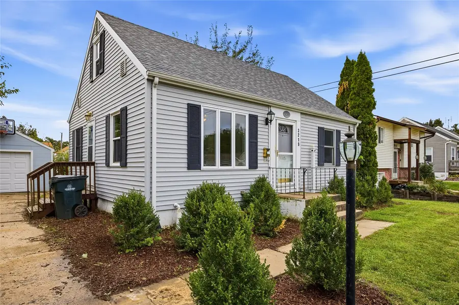 3219 Dalewood Avenue Se, Cedar Rapids, IA 52403 - #2