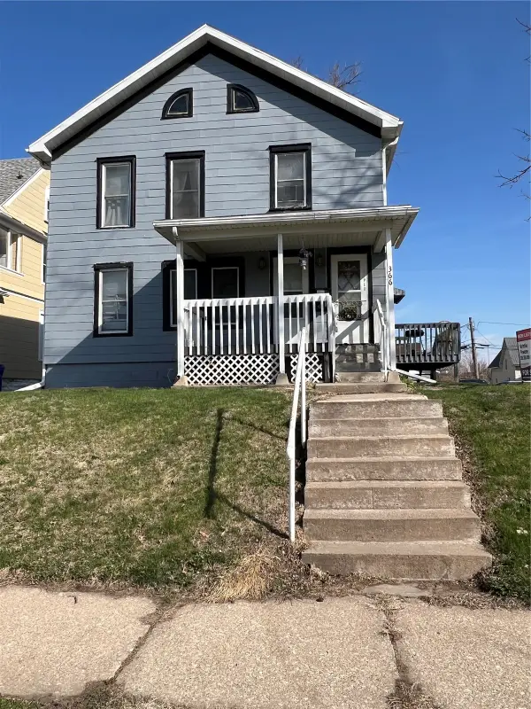 366 7th Avenue Sw, Cedar Rapids, IA 52404
