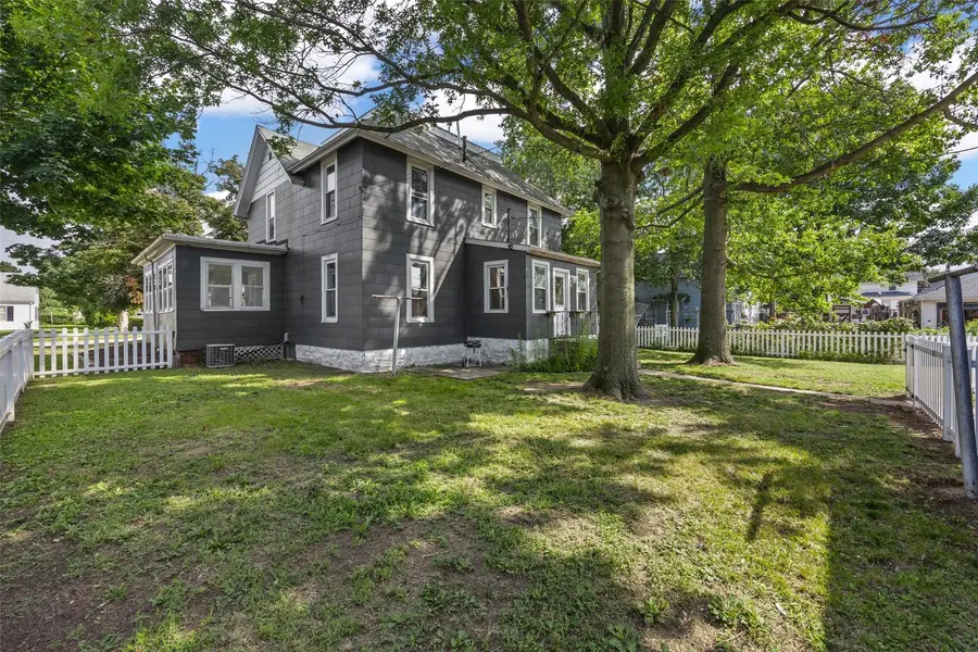 505 E Butler Street, Manchester, IA 52057 - #3