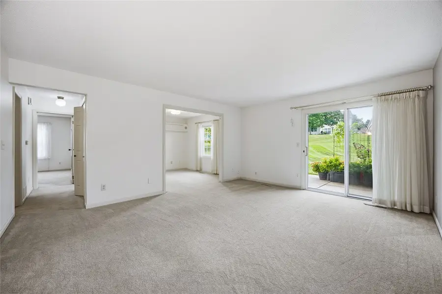 4019 Summerfield Lane Ne #A, Cedar Rapids, IA 52402 - #2