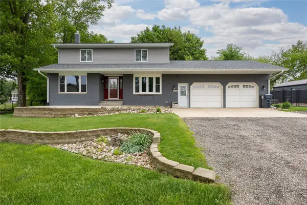 1105 Maple Street, Robins, IA 52328