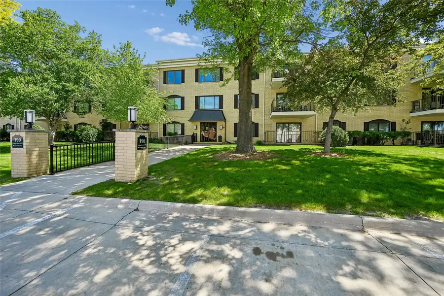 190 Cottage Grove Avenue Se #208, Cedar Rapids, IA 52403 - #3