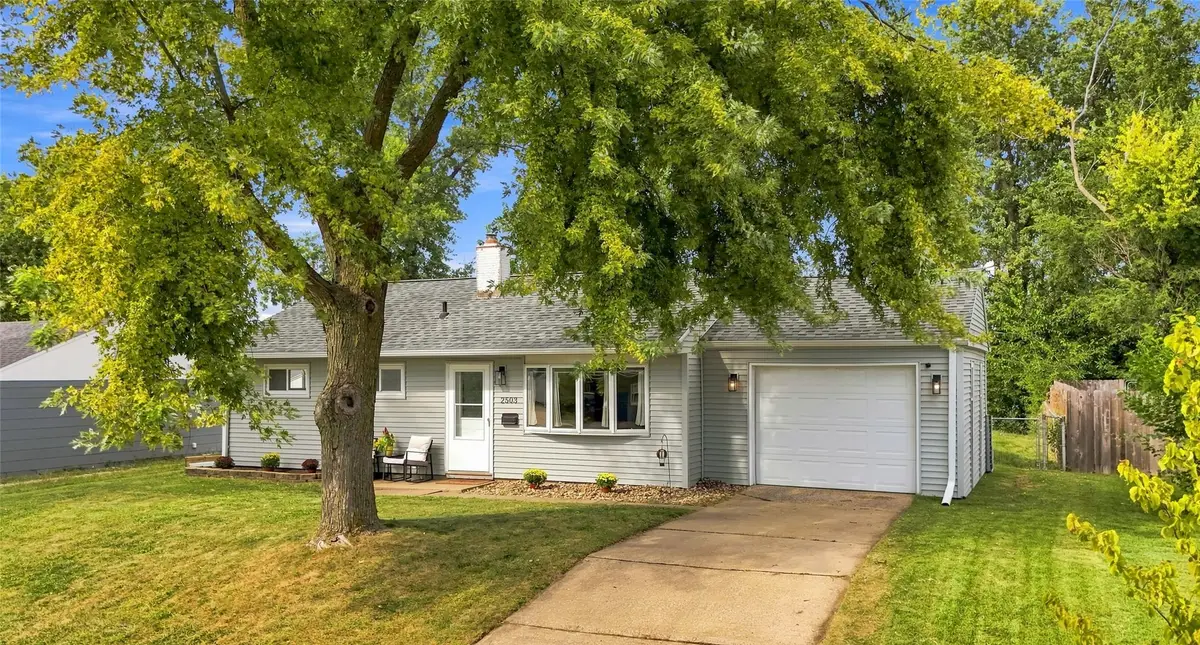 2503 Indiana Street Sw, Cedar Rapids, IA 52404 - #1