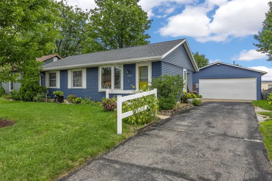5007 Twin Mound Dr Ne, Cedar Rapids, IA 52402 - #2