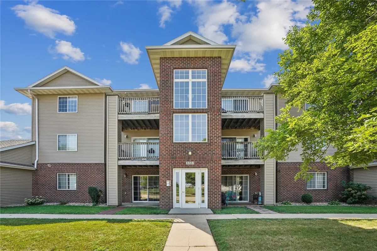 3101 Samuel Court Sw #3, Cedar Rapids, IA 52404 - #1
