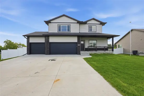 903 Carl Ct, Solon, IA 52333
