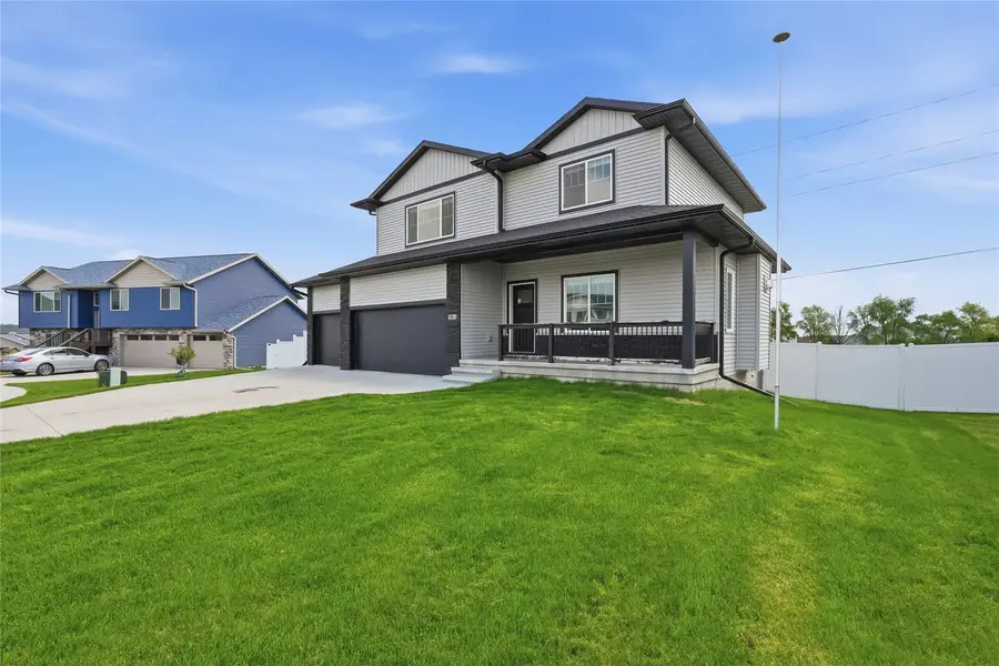 903 Carl Ct, Solon, IA 52333 - #2