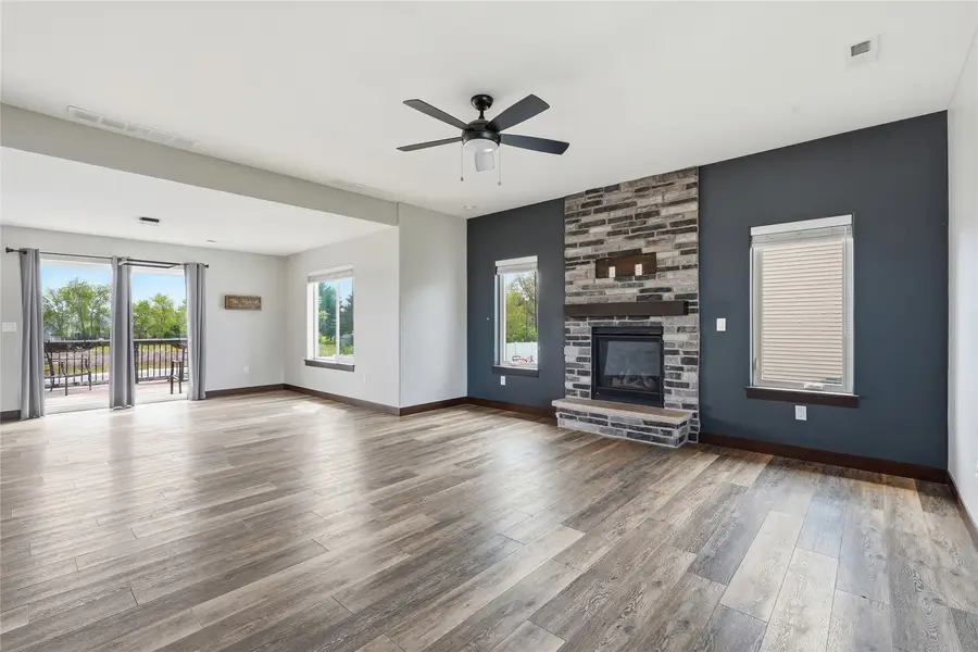 903 Carl Ct, Solon, IA 52333 - #3