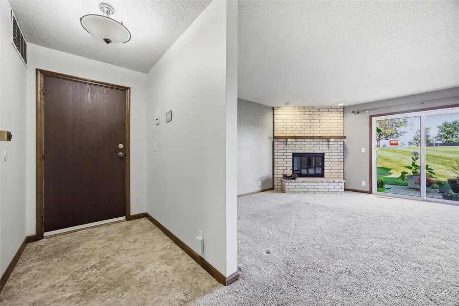 4131 Lexington Drive Ne #B, Cedar Rapids, IA 52402 - #3