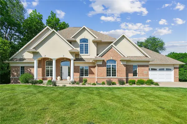 2804 Deer Valley Drive Nw, Swisher, IA 52338