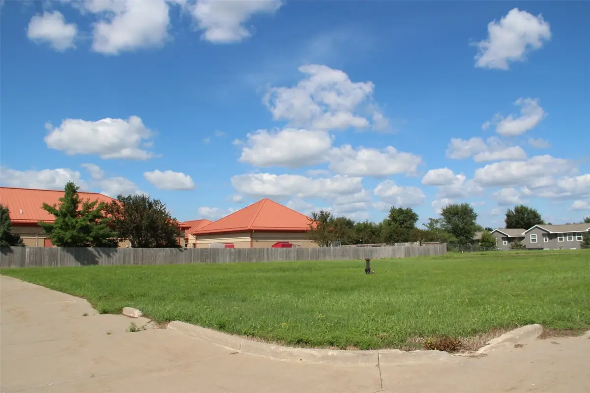 3200 Wilson Avenue Sw, Cedar Rapids, IA 52404 - #1