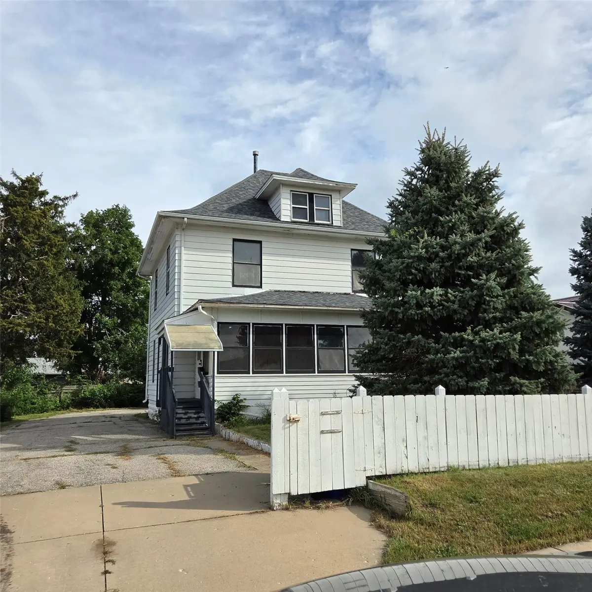 2828 33rd Ave Sw, Cedar Rapids, IA 52404 - #1
