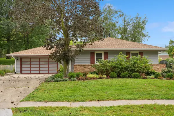 1417 Oakcrest Avenue, Iowa City, IA 52246