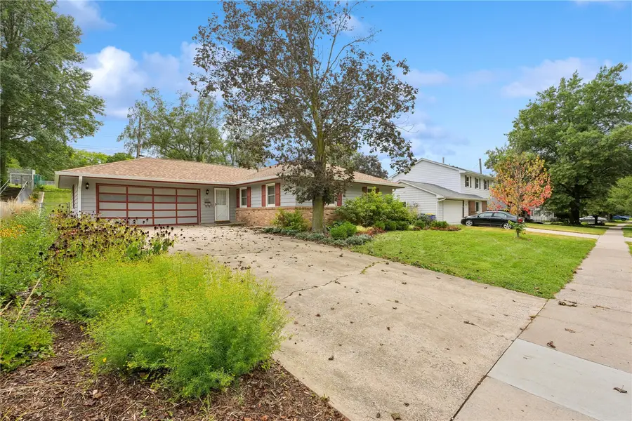 1417 Oakcrest Avenue, Iowa City, IA 52246 - #2