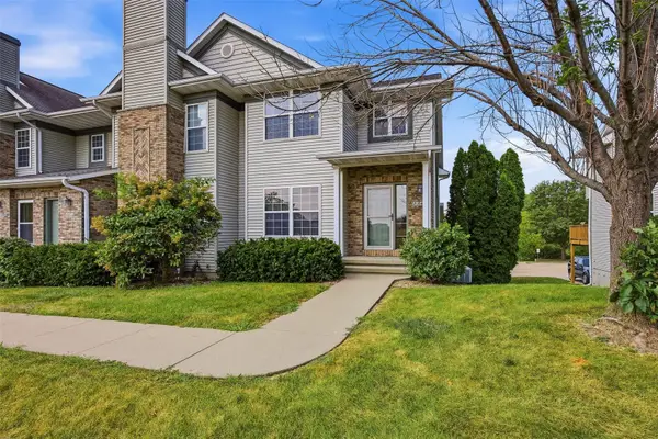 1364 Nicholas Ln, North Liberty, IA 52317