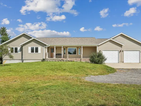 3301 Lewis Bottoms Road, Palo, IA 52324