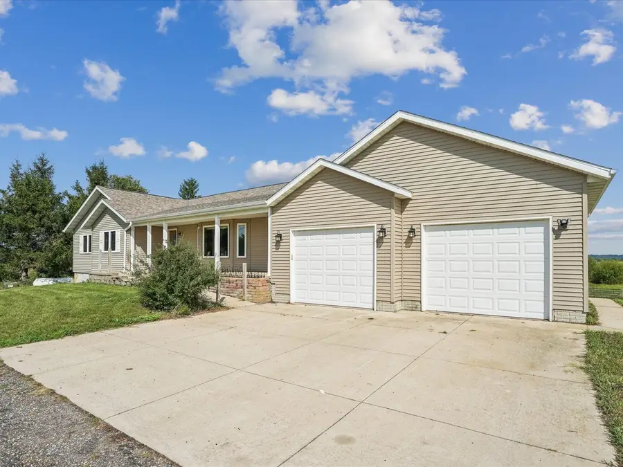 3301 Lewis Bottoms Road, Palo, IA 52324 - #2
