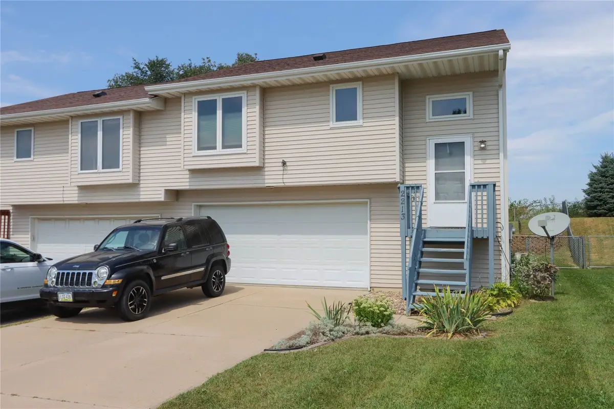 2213 13th St, Coralville, IA 52241 - #1