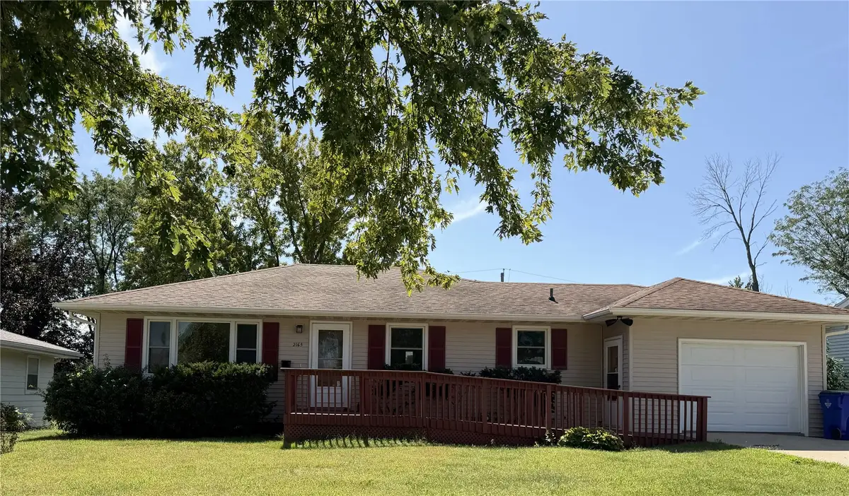 2163 42nd Street Ne, Cedar Rapids, IA 52402 - #1