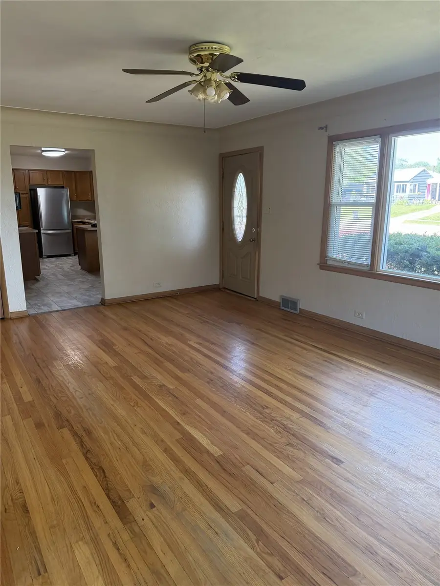 2163 42nd Street Ne, Cedar Rapids, IA 52402 - #2
