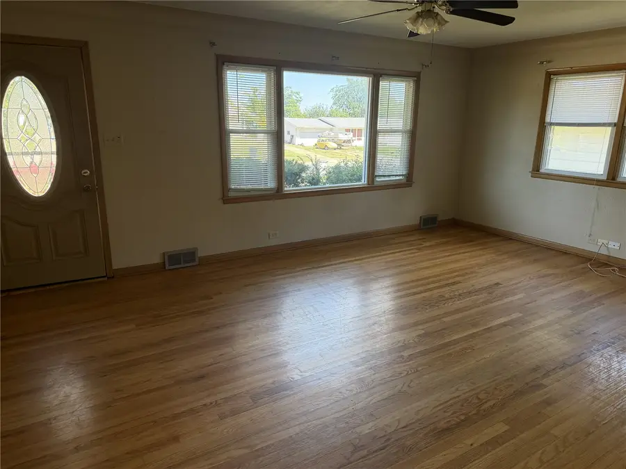 2163 42nd Street Ne, Cedar Rapids, IA 52402 - #3