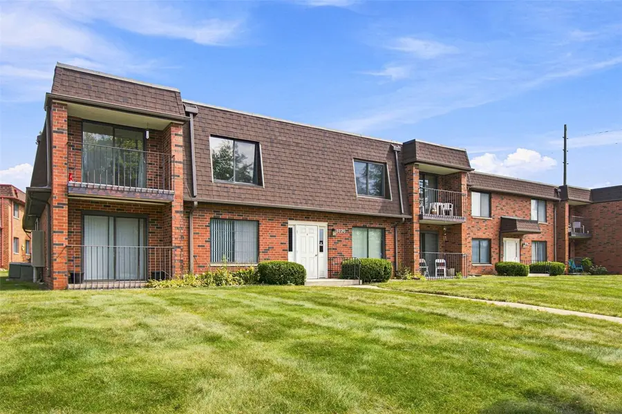 5720 Golden Court Ne #55, Cedar Rapids, IA 52402 - #2
