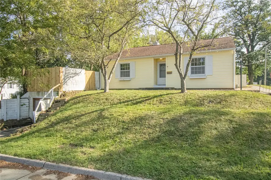 201 E 3rd Street, Anamosa, IA 52205 - #2