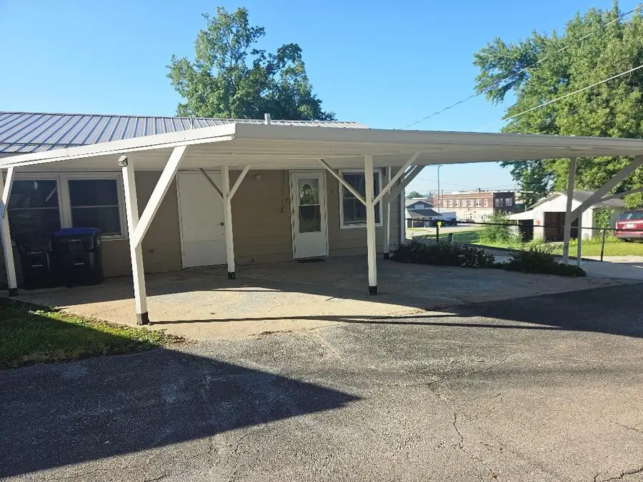 1306 10th Avenue, Belle Plaine, IA 52208 - #3