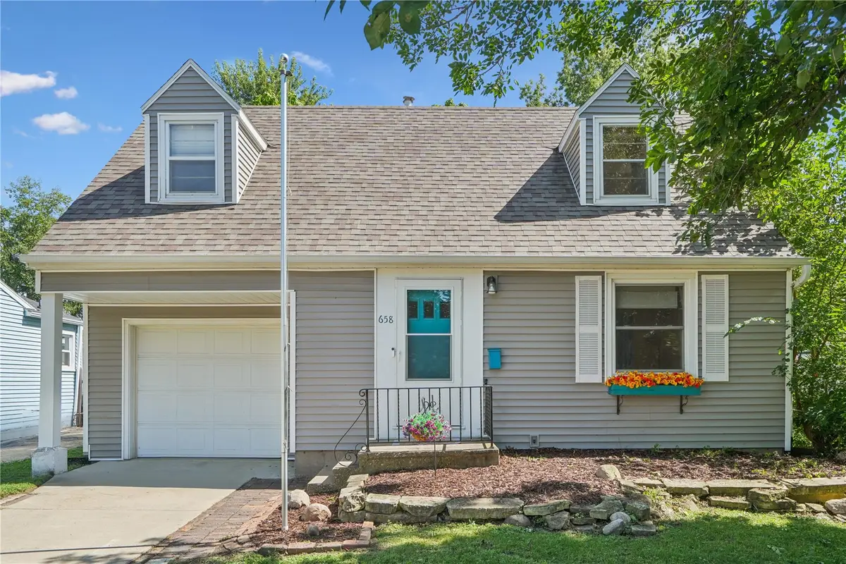 658 28th St Court Se, Cedar Rapids, IA 52403 - #1
