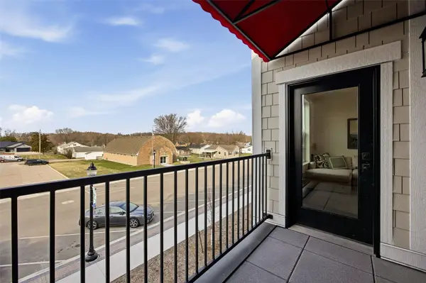 1500 Main St #207, Ely, IA 52227