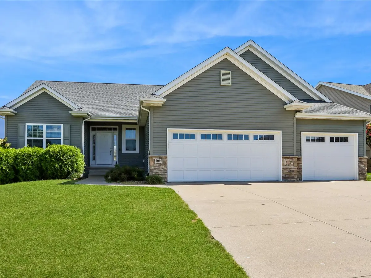3015 Hillsboro Drive Sw, Cedar Rapids, IA 52404 - #1