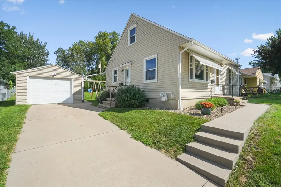 1600 10th Avenue Sw, Cedar Rapids, IA 52404 - #2