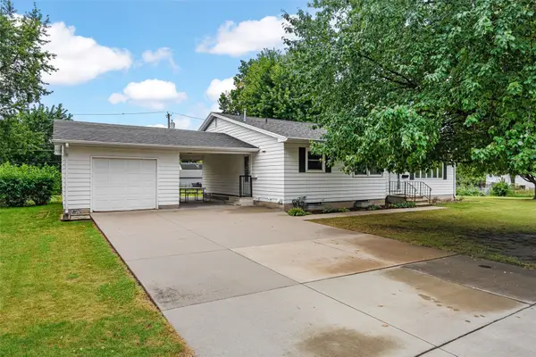 1015 29th Street Ne, Cedar Rapids, IA 52402