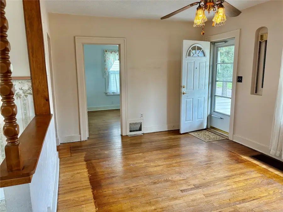 1224 11th Street Nw, Cedar Rapids, IA 52405 - #3